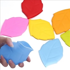 Silicone Outdoor Folding Maple Leaf-shaped Drink Cup